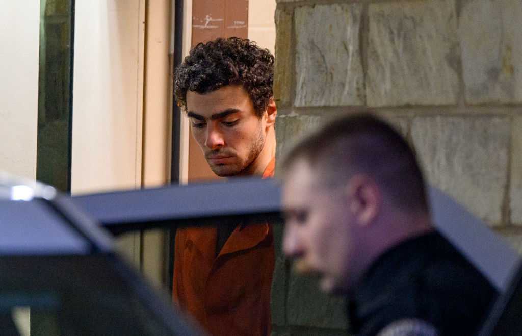 Luigi Mangione's attorneys say they are withdrawing psychiatric defense — WESH 2 Orlando