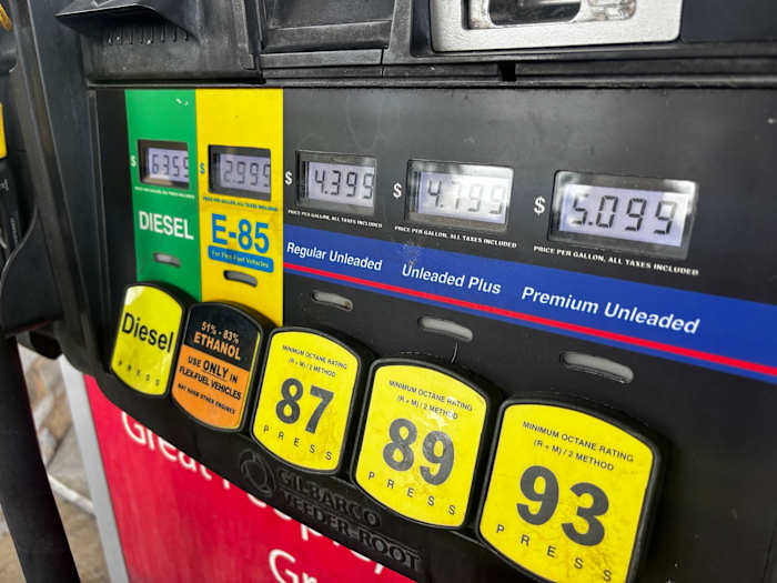 Gas prices, budget concerns have Central Florida drivers delaying holiday travel bookings — ClickOrlando Local, Winter Park Community news
